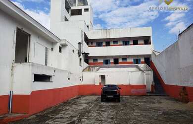 Imagem: O depósito possui 5 Vagas na garagem, 450m² de Área e está