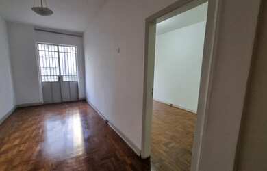 Imagem: O apartamento possui 1 Dormitório, 1 Banheiro, 50m² de Área