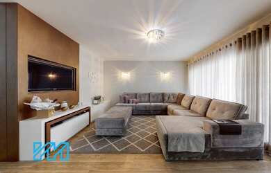 Imagem: A casa possui 5 Dormitórios, 3 Banheiros, 3 Vagas na garagem