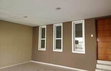 Imagem: A casa possui 3 Dormitórios, 3 Banheiros, 2 Vagas na garagem