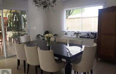 Imagem: A casa em condomínio possui 4 Dormitórios, 5 Banheiros, 5