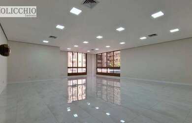 Imagem: O depósito possui 2 Vagas na garagem, 92m² de Área e está