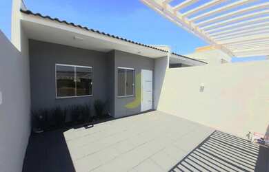 Imagem: A casa possui 2 Dormitórios, 1 Banheiro, 2 Vagas na garagem