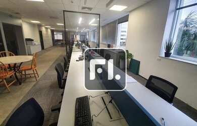 Imagem: O depósito possui 5 Vagas na garagem, 503m² de Área e Imóvel