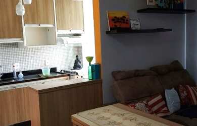 Imagem: O apartamento possui 2 Dormitórios, 1 Banheiro, 1 Vaga na garagem