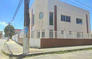 Imagem: O depósito possui 5 Vagas na garagem, 1.000m² de Área e