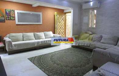 Imagem: A casa possui 3 Dormitórios, 2 Banheiros, 1 Vaga na garagem