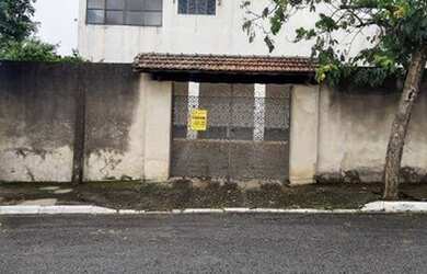 Imagem: A casa possui 3 Dormitórios, 3 Banheiros, 3 Vagas na garagem