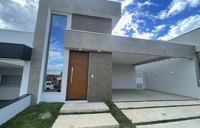 Imagem: A casa em condomínio possui 3 Dormitórios, 3 Banheiros, 4