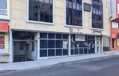 Imagem: O depósito possui 3 Vagas na garagem, 500m² de Área e está