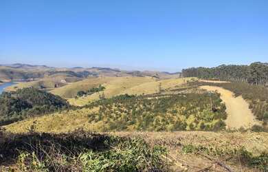 Imagem: O terreno possui 1.000m² de Área e está localizado em Quinta