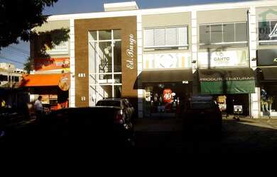 Imagem: O depósito possui 5 Vagas na garagem, 360m² de Área e está