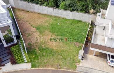 Imagem: O terreno possui 467m² de Área e está localizado em Campo