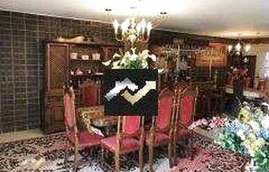 Imagem: O apartamento possui 3 Dormitórios, 1 Banheiro, 2 Vagas na