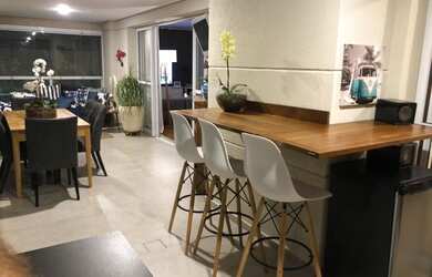 Imagem: O apartamento possui 4 Dormitórios, 4 Banheiros, 4 Vagas na