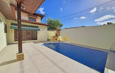 Imagem: A casa em condomínio possui 2 Dormitórios, 4 Banheiros, 4