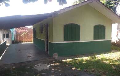 Imagem: A casa possui 2 Dormitórios, 1 Banheiro, 1 Vaga na garagem