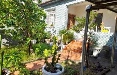 Imagem: A casa em condomínio possui 4 Dormitórios, 2 Banheiros, 2