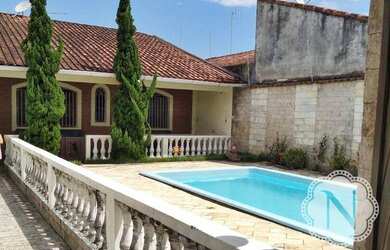 Imagem: A casa possui 2 Dormitórios, 1 Banheiro, 5 Vagas na garagem