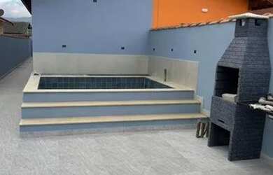 Imagem: A casa possui 3 Dormitórios, 1 Banheiro, 1 Vaga na garagem