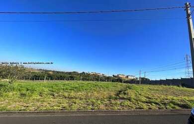 Imagem: O terreno possui 378m² de Área e está localizado em Jardim