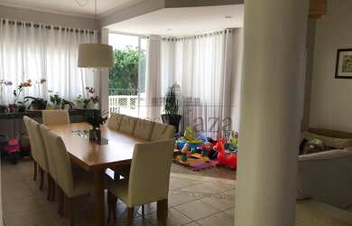 Imagem: A casa em condomínio possui 4 Dormitórios, 3 Banheiros, 3