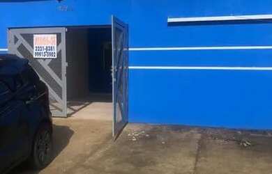 Imagem: A casa possui 2 Dormitórios, 1 Banheiro e 1 Vaga na garagem