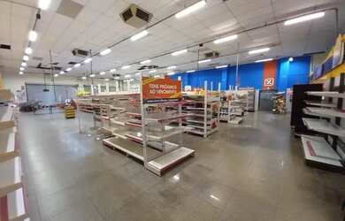 Imagem: O depósito possui 1.620m² de Área e está localizado em