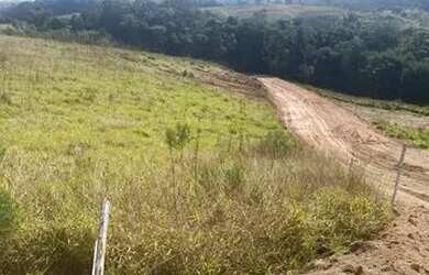 Imagem: O terreno possui 600m² de Área e está localizado em Transurb