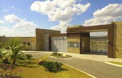 Imagem: O terreno possui 200m² de Área e está localizado em Pedra