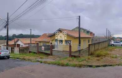 Imagem: A casa possui 3 Dormitórios, 1 Banheiro, 1 Vaga na garagem