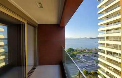 Imagem: O apartamento possui 3 Dormitórios, 5 Banheiros, 2 Vagas na