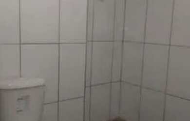 Imagem: A casa possui 2 Dormitórios, 1 Banheiro e está localizado