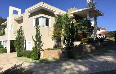 Imagem: A casa em condomínio possui 5 Dormitórios, 5 Banheiros, 5