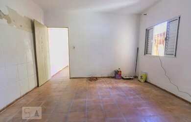 Imagem: A casa possui 1 Dormitório, 1 Banheiro, 50m² de Área e está