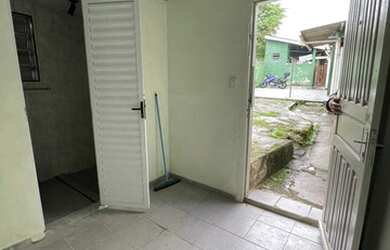 Imagem 13: Casa térrea com escada para acesso em vila - Não precisa de Fiador e...