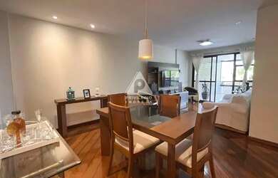 Imagem: O apartamento possui 3 Dormitórios, 2 Banheiros, 2 Vagas na