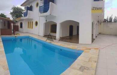 Imagem: A casa possui 4 Dormitórios, 5 Banheiros, 288m² de Área e