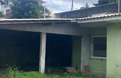 Imagem: A casa possui 2 Dormitórios, 1 Banheiro, 438m² de Área, Imóvel