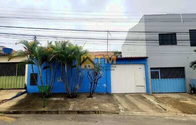 Imagem: A casa possui 3 Dormitórios, 2 Banheiros, 1 Vaga na garagem