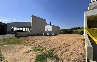 Imagem: O terreno possui 300m² de Área e está localizado em Roncáglia