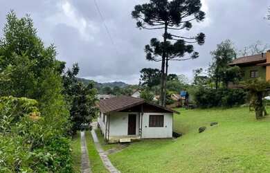 Imagem: O terreno possui 1.000m² de Área e está localizado em Gramado