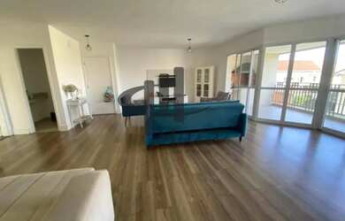 Imagem: O apartamento possui 4 Dormitórios, 3 Banheiros, 3 Vagas na