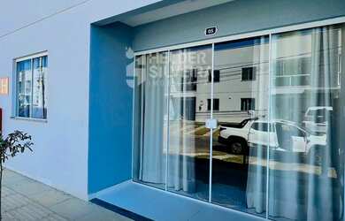 Imagem: O apartamento possui 3 Dormitórios, 1 Banheiro, 1 Vaga na garagem