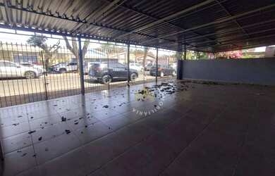 Imagem: O depósito possui 3 Vagas na garagem e 170m² de Área e está