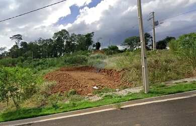 Imagem: O terreno possui 200m² de Área e está localizado em Porto