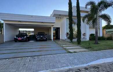 Imagem: A casa em condomínio possui 3 Dormitórios, 4 Banheiros, 3