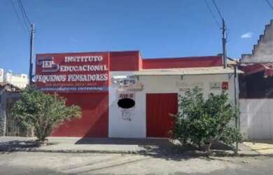 Imagem: A casa possui 4 Dormitórios, 3 Banheiros, 185m² de Área e