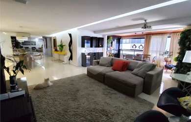 Imagem: O apartamento possui 4 Dormitórios, 5 Banheiros, 3 Vagas na