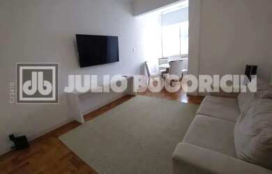 Imagem: O apartamento possui 3 Dormitórios, 2 Banheiros, 1 Vaga na